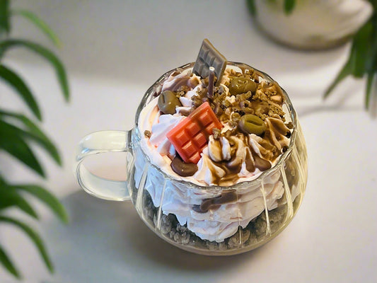 Unikt doftljus med dessertinspirerad design, handgjort i glas – Dofty