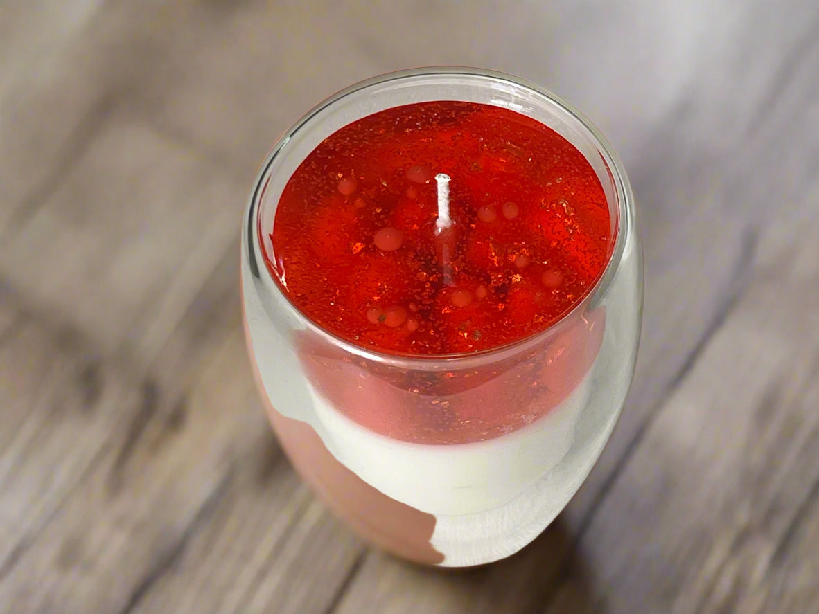 Doftljus dessert - jordgubbar i glas med dubbla väggar